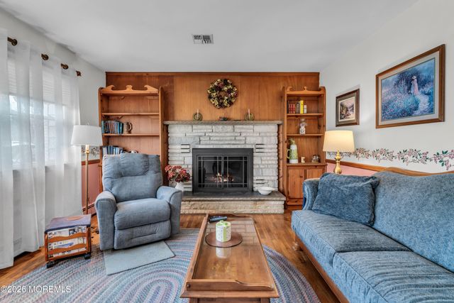 511 Robinhood Road, Brick, NJ 08724