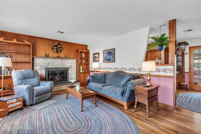 511 Robinhood Road, Brick, NJ 08724