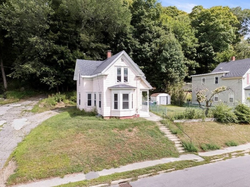 184 Groveland St, Haverhill, MA 01830