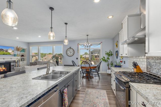 1011 Dreamfield Drive, Byron Center, MI 49315