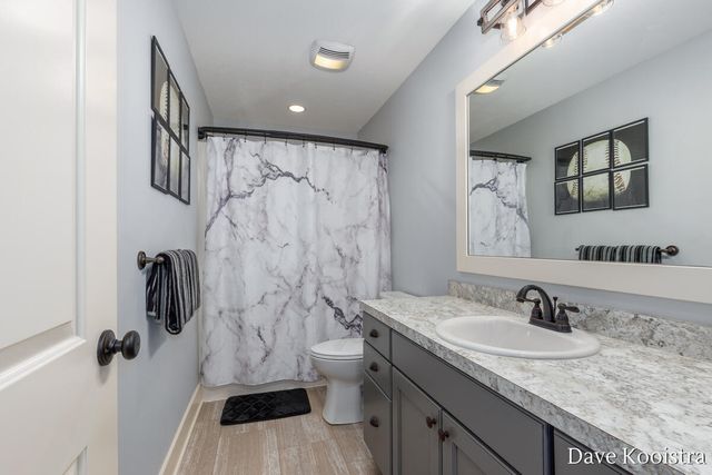 1011 Dreamfield Drive, Byron Center, MI 49315