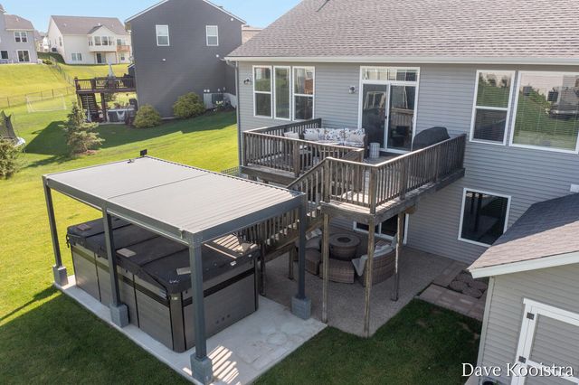 1011 Dreamfield Drive, Byron Center, MI 49315
