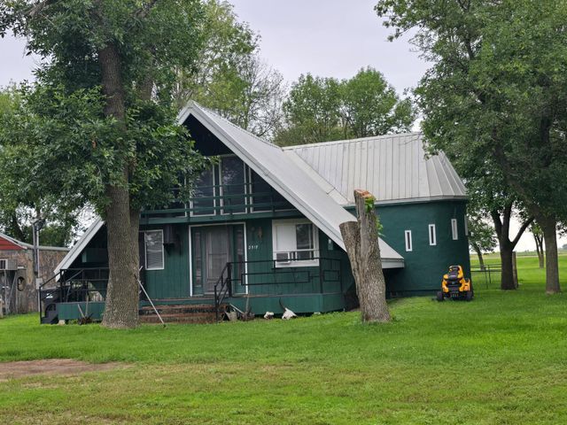 2517 East Avenue, Worthington, MN 56187