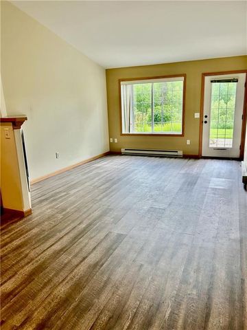 3317 S Robin Meadows Lane, Eau Claire, WI 54701