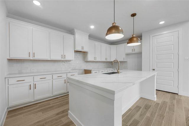 105 Railhead DR, Georgetown, TX 78633