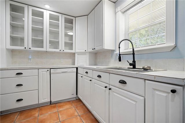 2214 S Hillwood Drive, Mobile, AL 36605