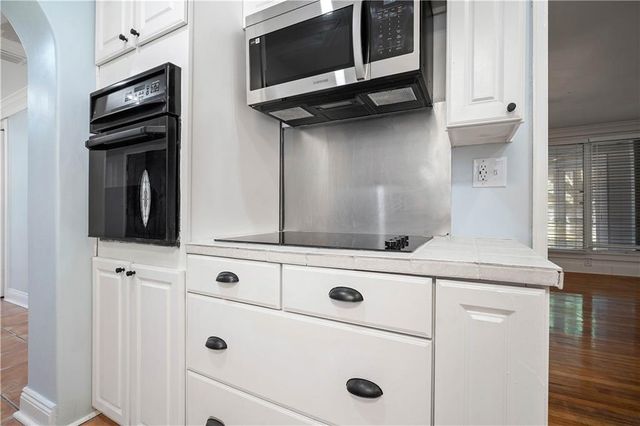 2214 S Hillwood Drive, Mobile, AL 36605