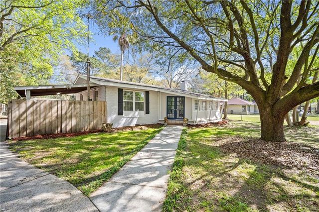 2214 S Hillwood Drive, Mobile, AL 36605