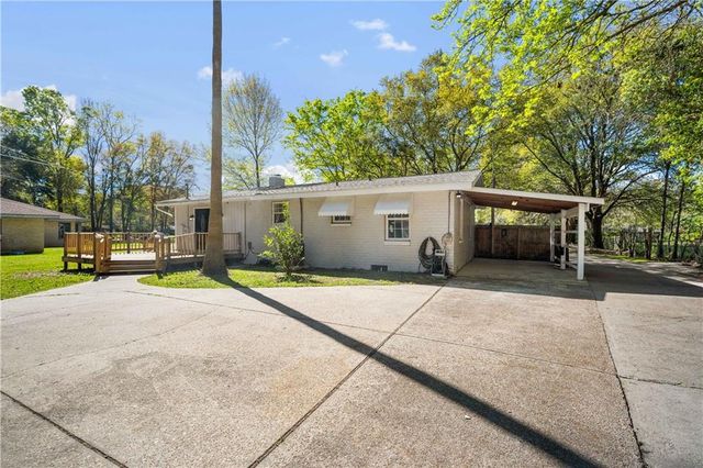 2214 S Hillwood Drive, Mobile, AL 36605