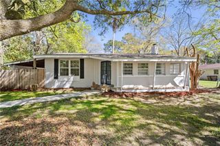 2214 S Hillwood Drive, Mobile, AL 36605