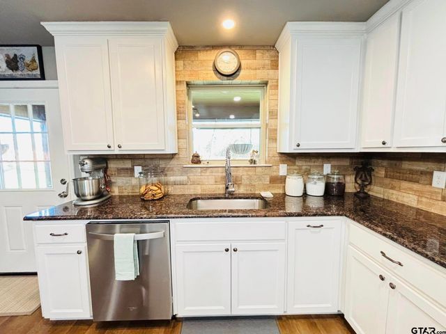 211 Private Road 6292, Mineola, TX 75773