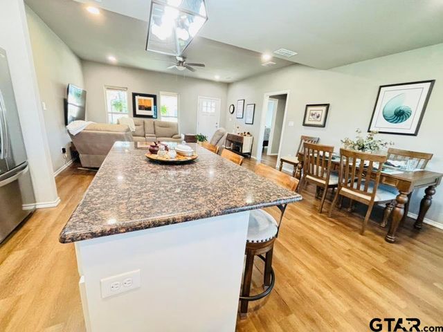 211 Private Road 6292, Mineola, TX 75773