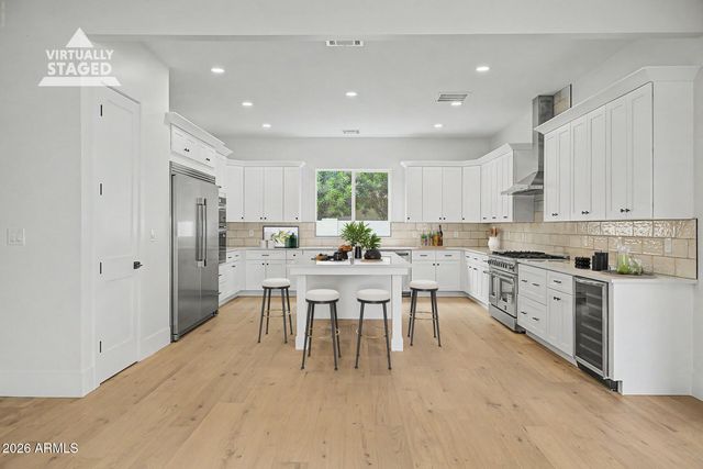 3229 E ROMA Avenue, Phoenix, AZ 85018