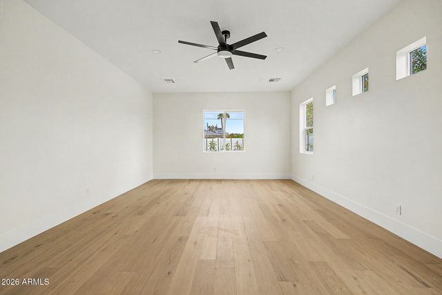 3229 E ROMA Avenue, Phoenix, AZ 85018