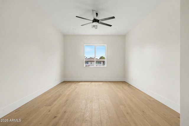 3229 E ROMA Avenue, Phoenix, AZ 85018