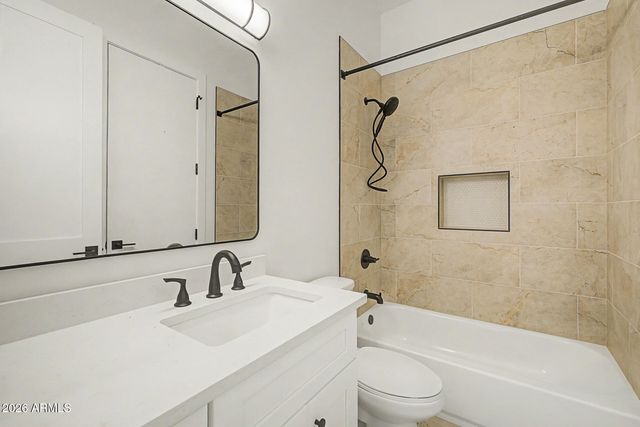 3229 E ROMA Avenue, Phoenix, AZ 85018