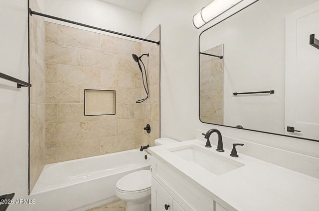 3229 E ROMA Avenue, Phoenix, AZ 85018