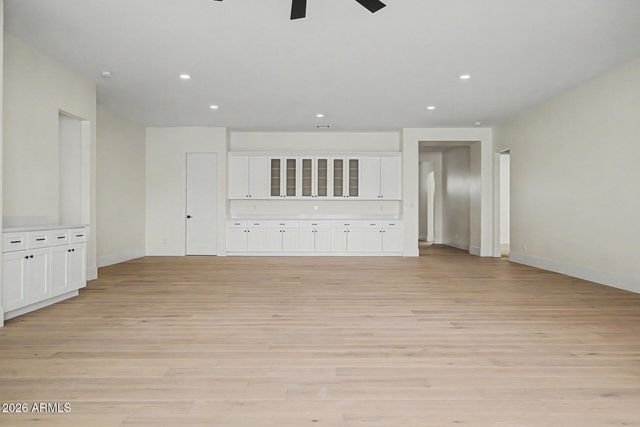 3229 E ROMA Avenue, Phoenix, AZ 85018