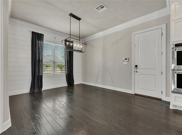 5201 Flint Hills Drive, College Station, TX 77845