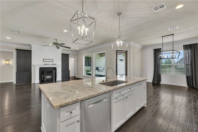 5201 Flint Hills Drive, College Station, TX 77845