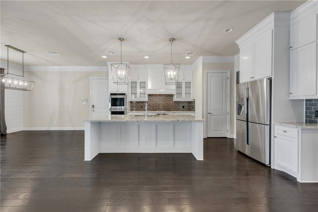 5201 Flint Hills Drive, College Station, TX 77845