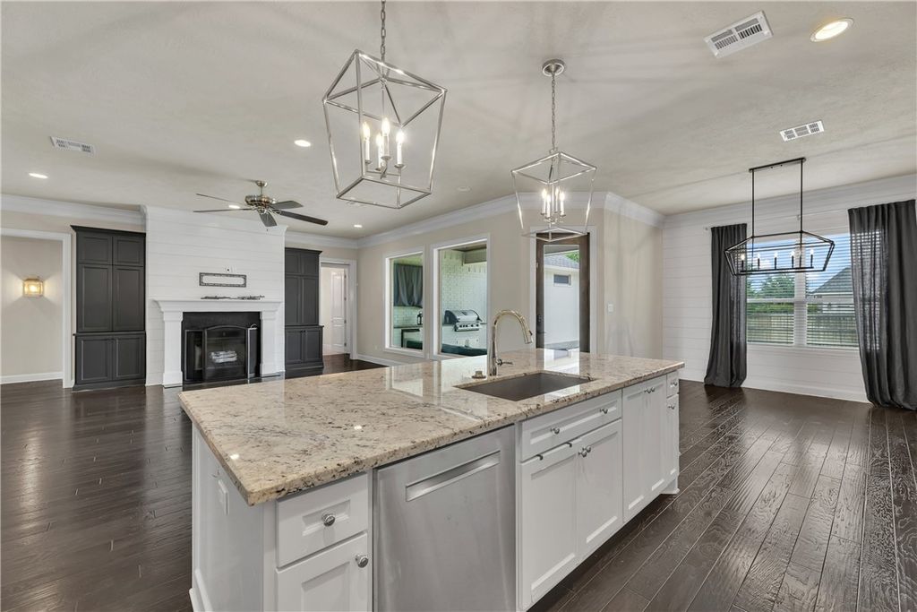 5201 Flint Hills Drive, College Station, TX 77845 — photo 4