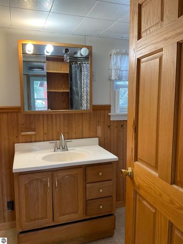 5731 M 72, Kalkaska, MI 49646