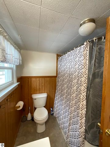 5731 M 72, Kalkaska, MI 49646