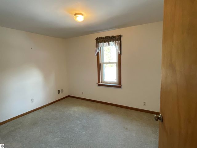 5731 M 72, Kalkaska, MI 49646