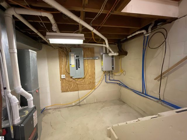 5731 M 72, Kalkaska, MI 49646