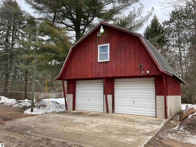 5731 M 72, Kalkaska, MI 49646