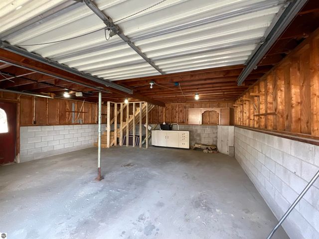 5731 M 72, Kalkaska, MI 49646