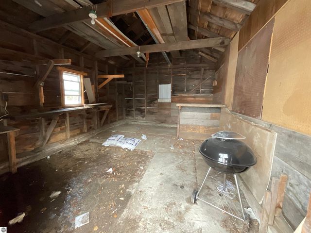 5731 M 72, Kalkaska, MI 49646