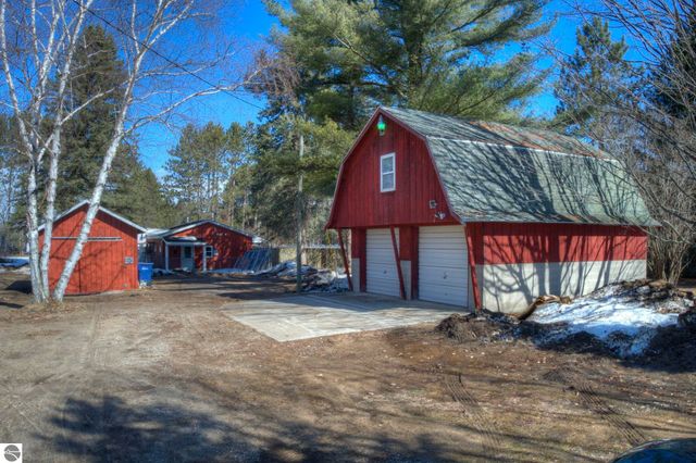 5731 M 72, Kalkaska, MI 49646