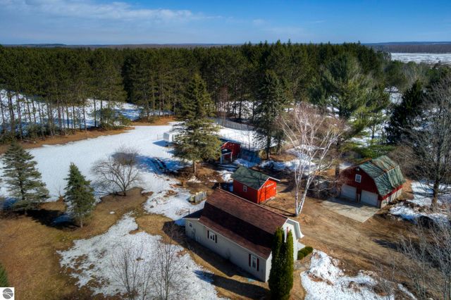 5731 M 72, Kalkaska, MI 49646