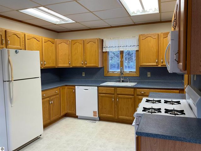 5731 M 72, Kalkaska, MI 49646