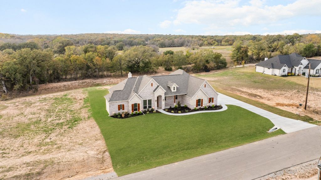 178 Briar Patch Road, Boyd, TX 76023