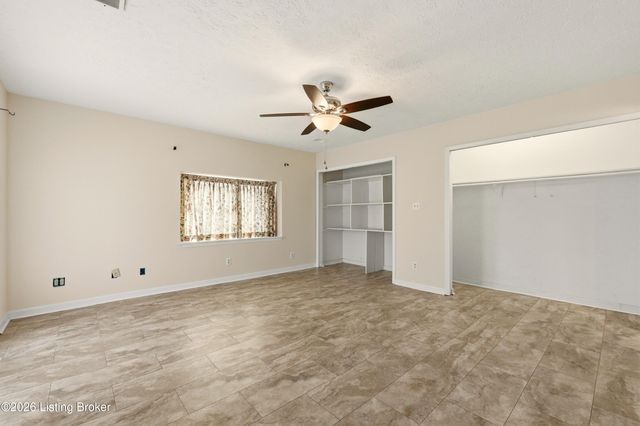 203 Lesane Ct, Louisville, KY 40214