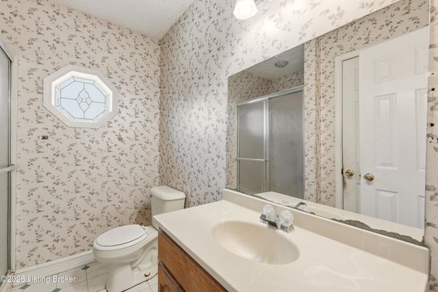 203 Lesane Ct, Louisville, KY 40214