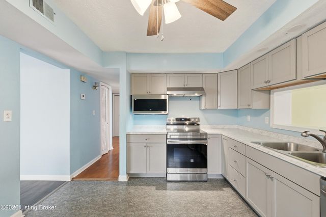 203 Lesane Ct, Louisville, KY 40214