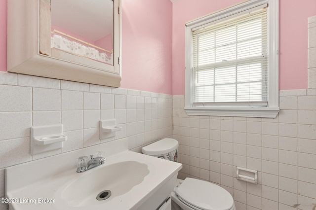 203 Lesane Ct, Louisville, KY 40214