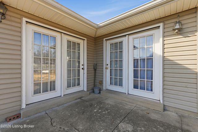 203 Lesane Ct, Louisville, KY 40214