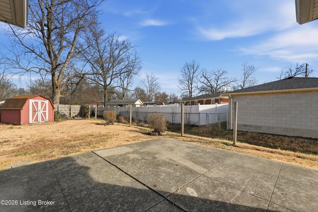 203 Lesane Ct, Louisville, KY 40214