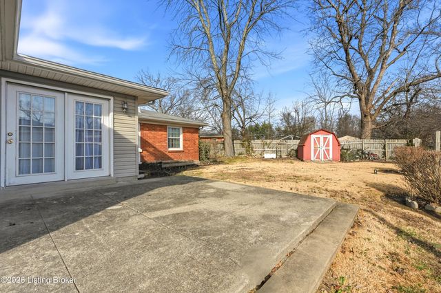 203 Lesane Ct, Louisville, KY 40214