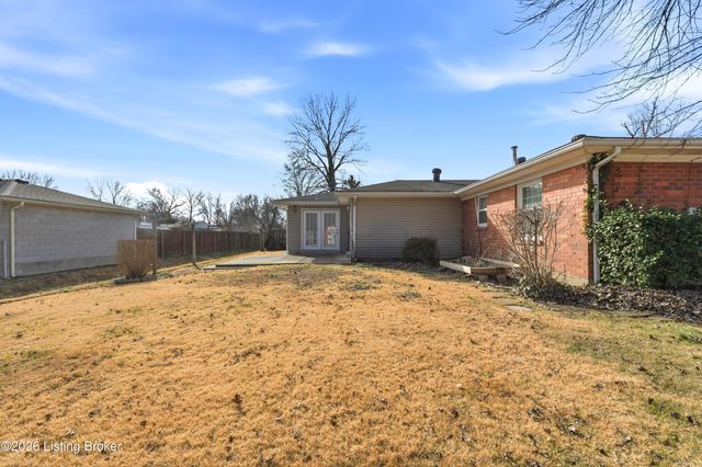 203 Lesane Ct, Louisville, KY 40214