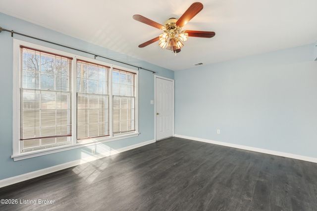 203 Lesane Ct, Louisville, KY 40214