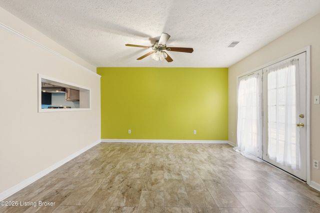 203 Lesane Ct, Louisville, KY 40214