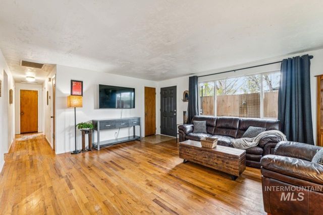 3840 N Jackie Ln, Boise, ID 83704