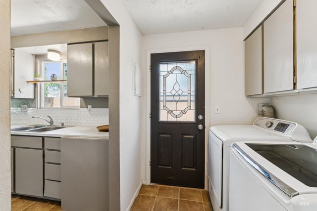 3840 N Jackie Ln, Boise, ID 83704