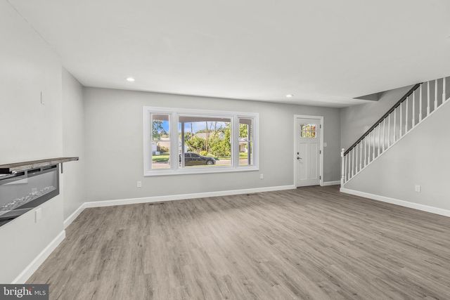 12 HOLBROOK LN, Willingboro, NJ 08046